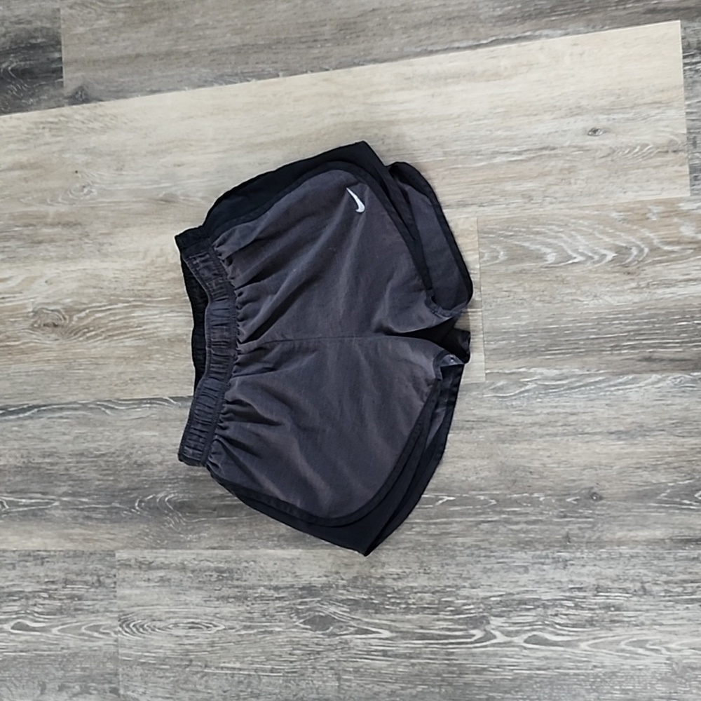Women's Nike Shorts S Gray/black